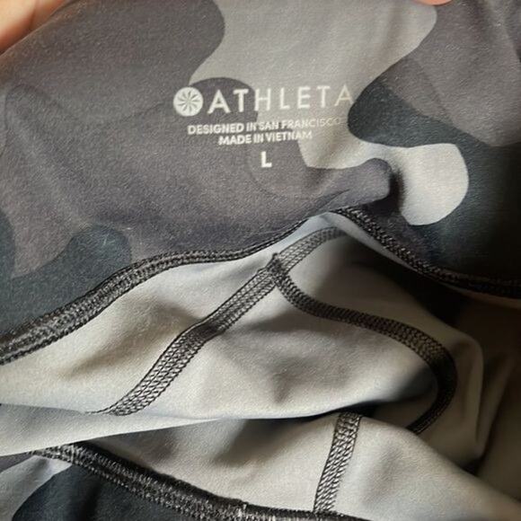 Athleta Camo Contender 7/8 Camouflage Leggings Black/Gray Large - Picture 10 of 12